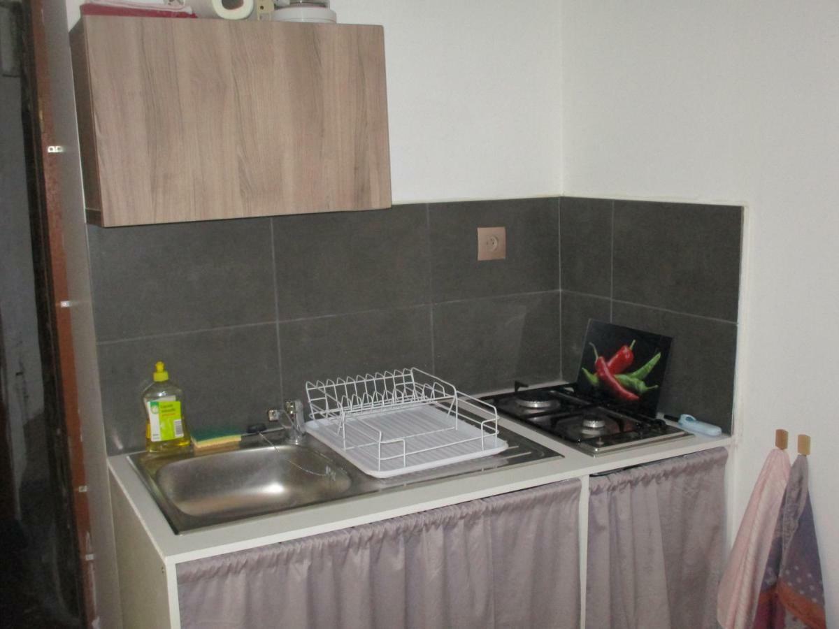petit studio Appartamento Lodève Esterno foto